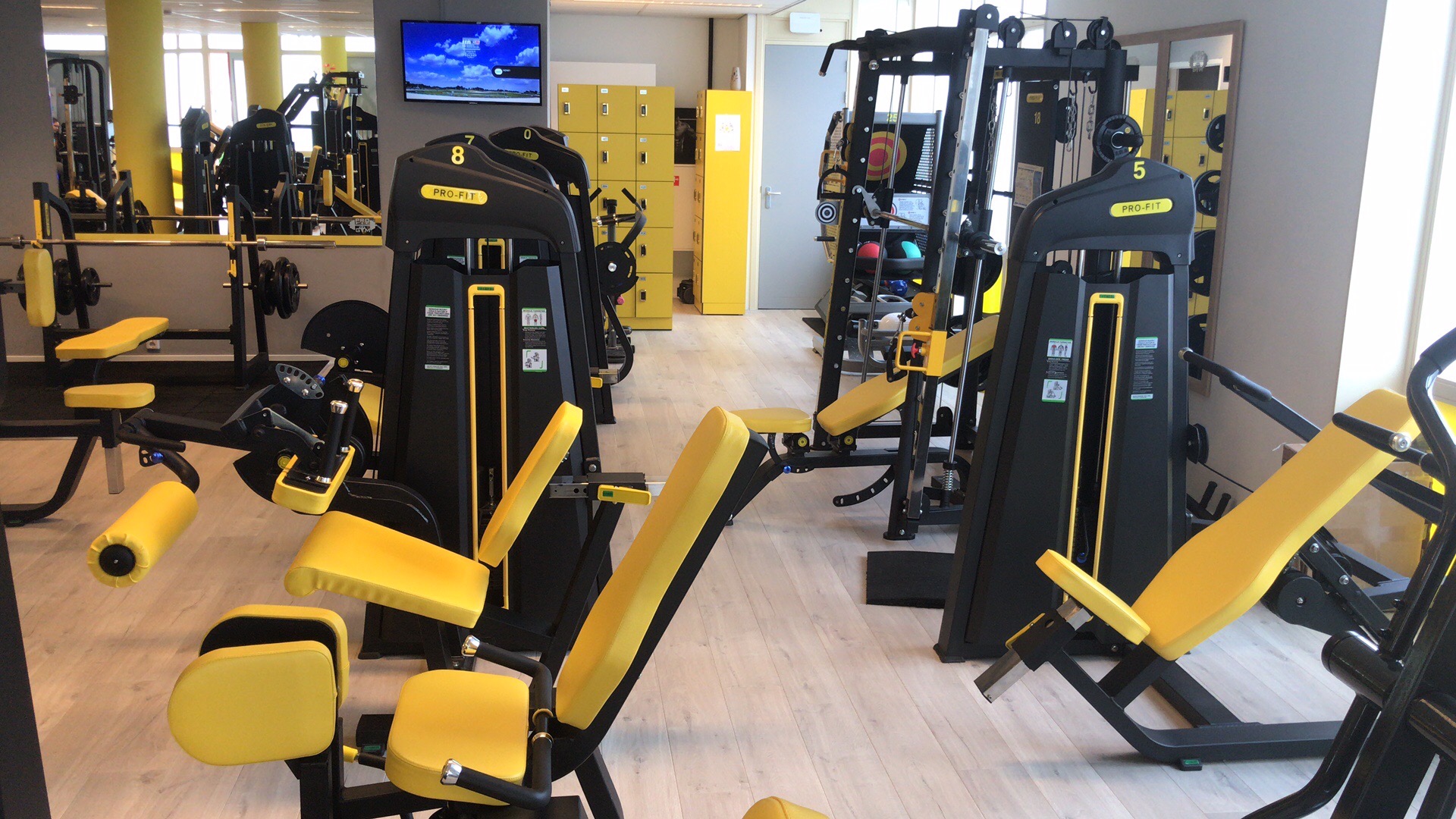 HOLLAND-PRO FIT GYM 300 SQM (3)_Ig5mhIWR.JPG